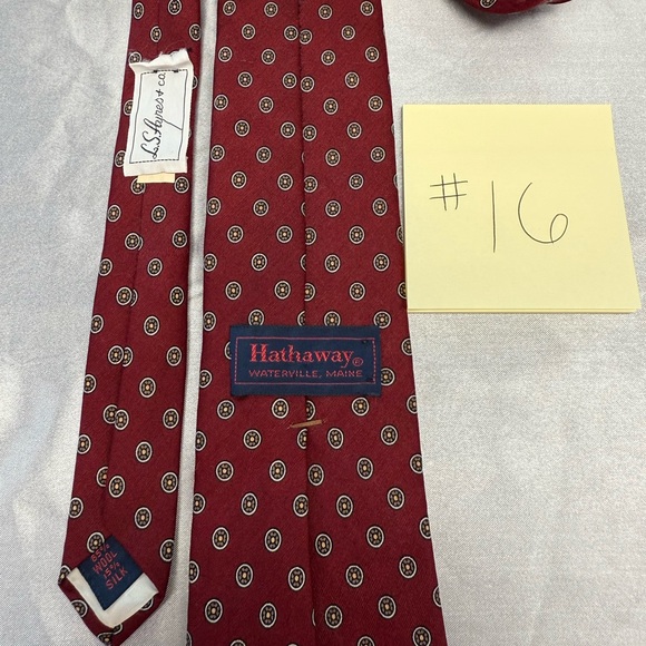 L.S.Ayres Hathaway Men’s Red Dotted Neck Tie - Picture 5 of 5